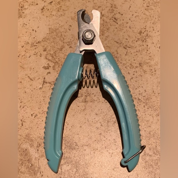 Martha Stewart Pets Nail Clippers With Safety Guard - Picture 3 of 11